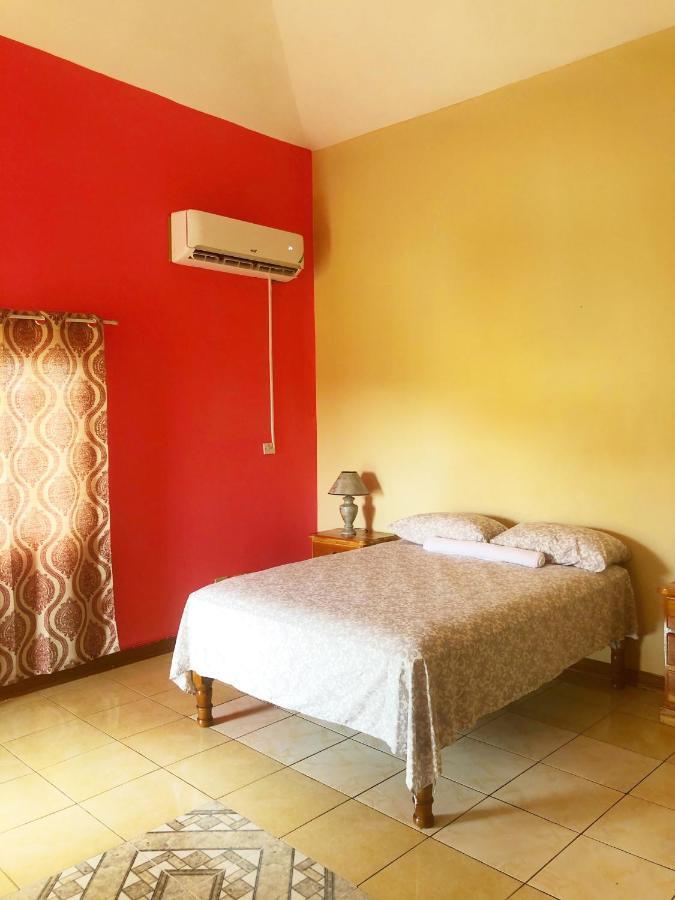 Yaad Hostel Montego Bay Exterior foto